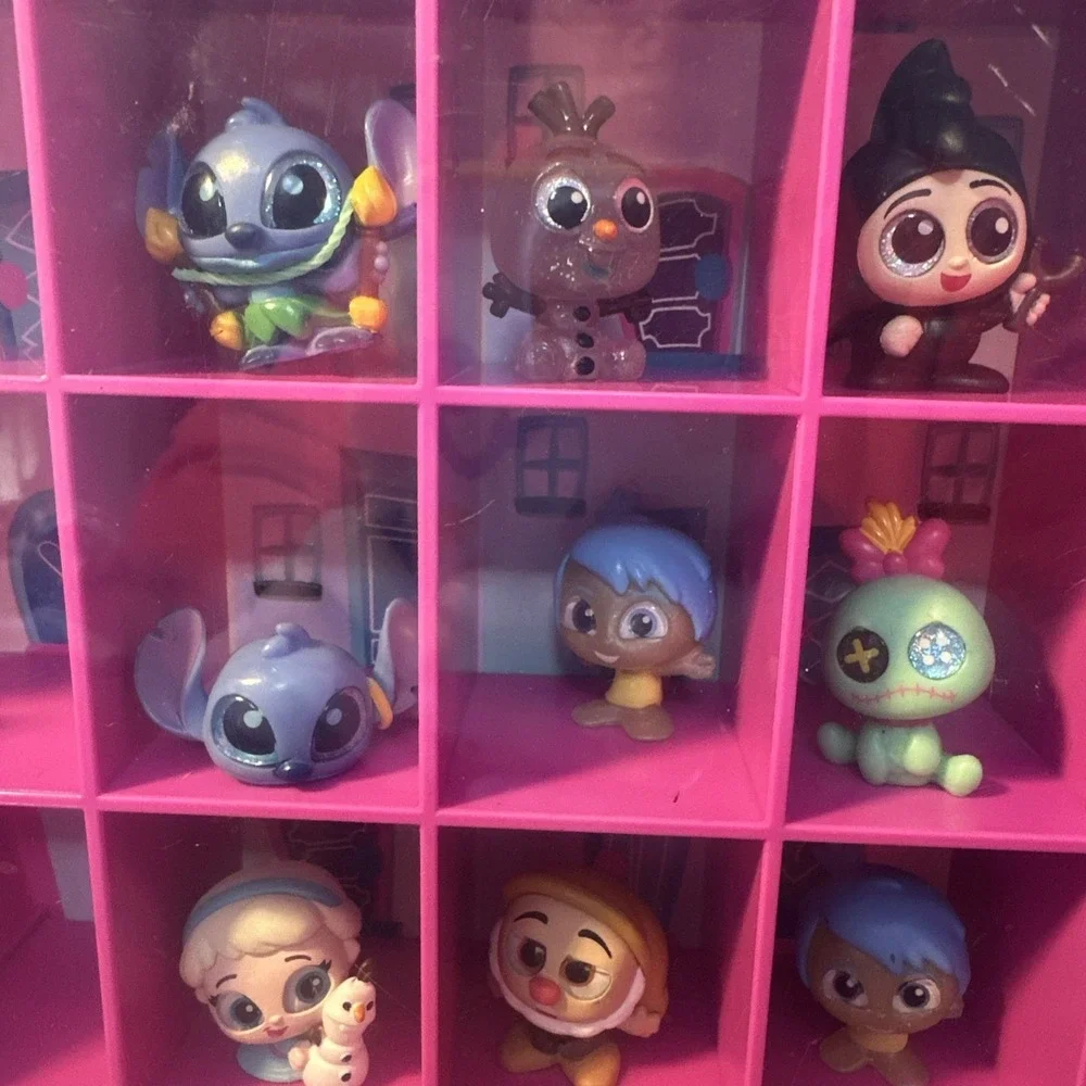 LOT 21 DISNEY‎ Doorables Figures in PINK Ultimate Collectors Case Rare